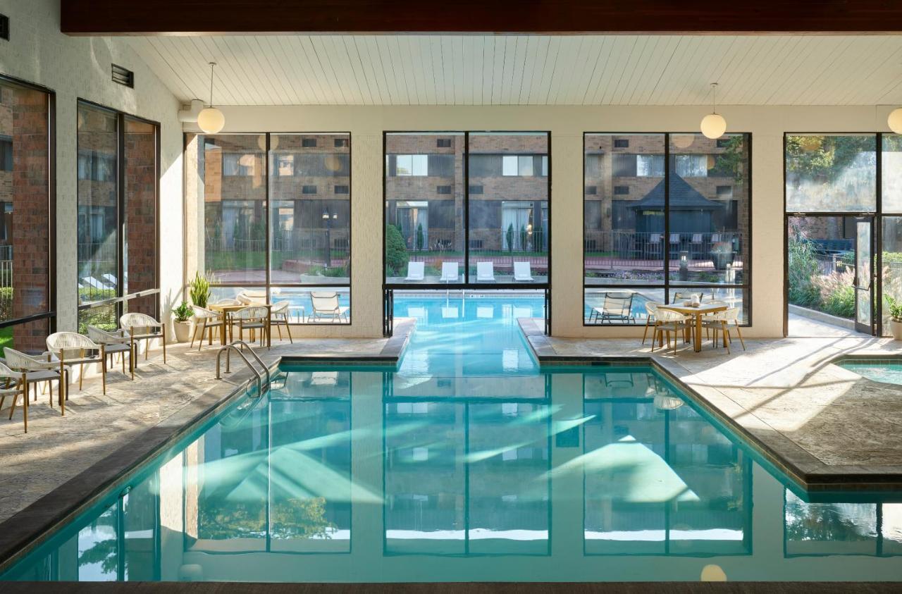 Sheraton Grand Rapids Airport Hotel Каскейд Экстерьер фото