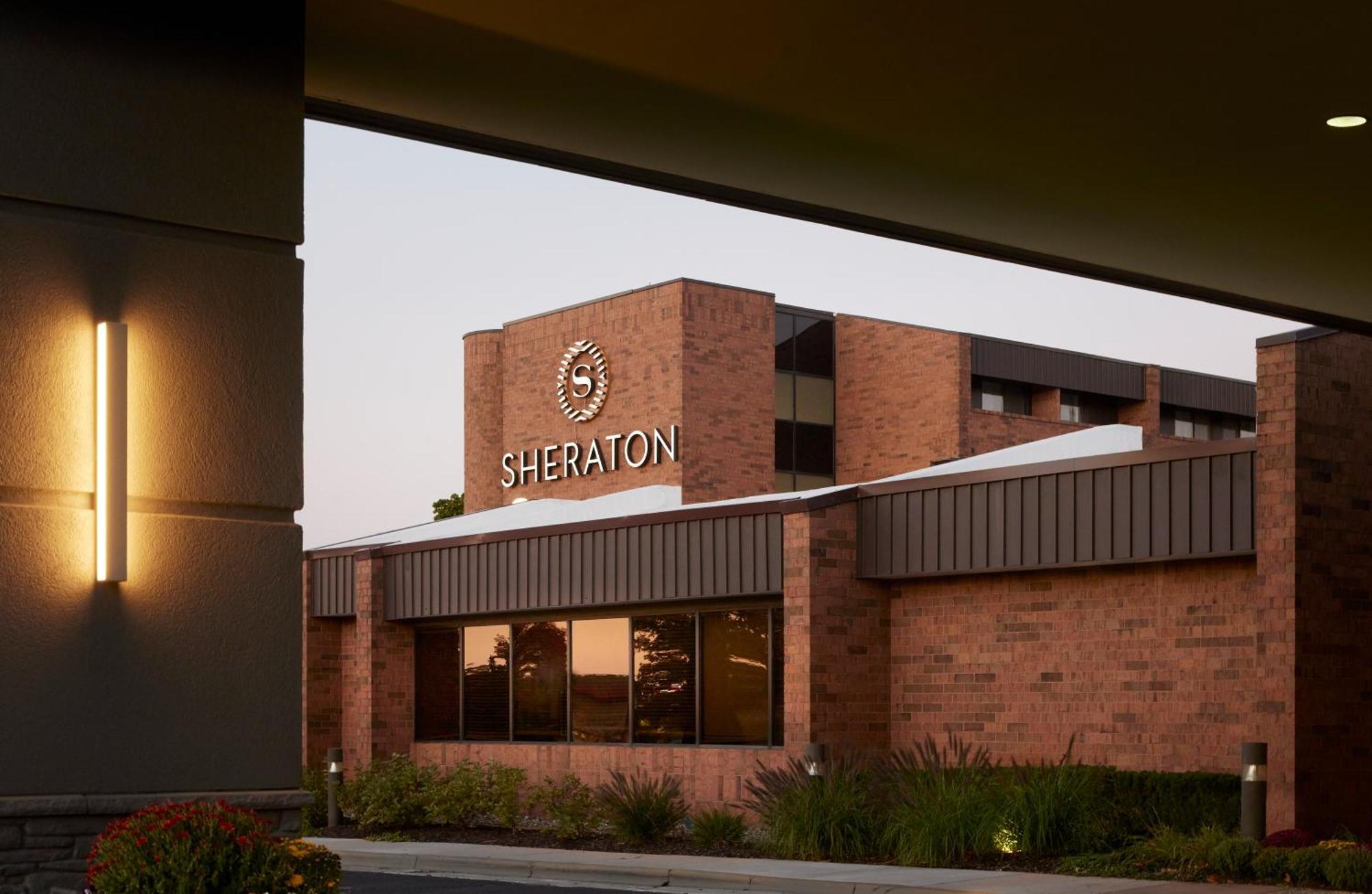Sheraton Grand Rapids Airport Hotel Каскейд Экстерьер фото