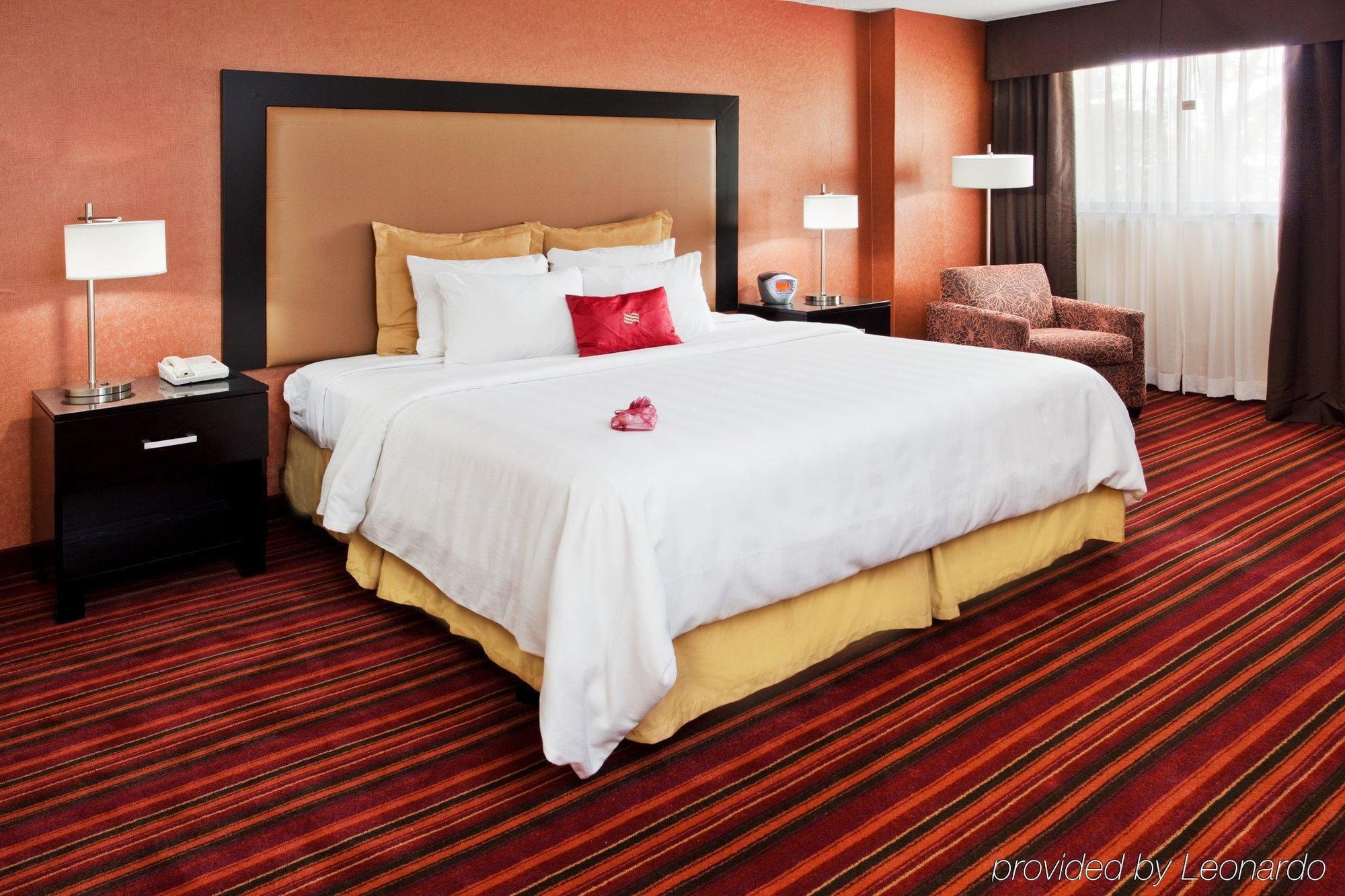 Sheraton Grand Rapids Airport Hotel Каскейд Номер фото